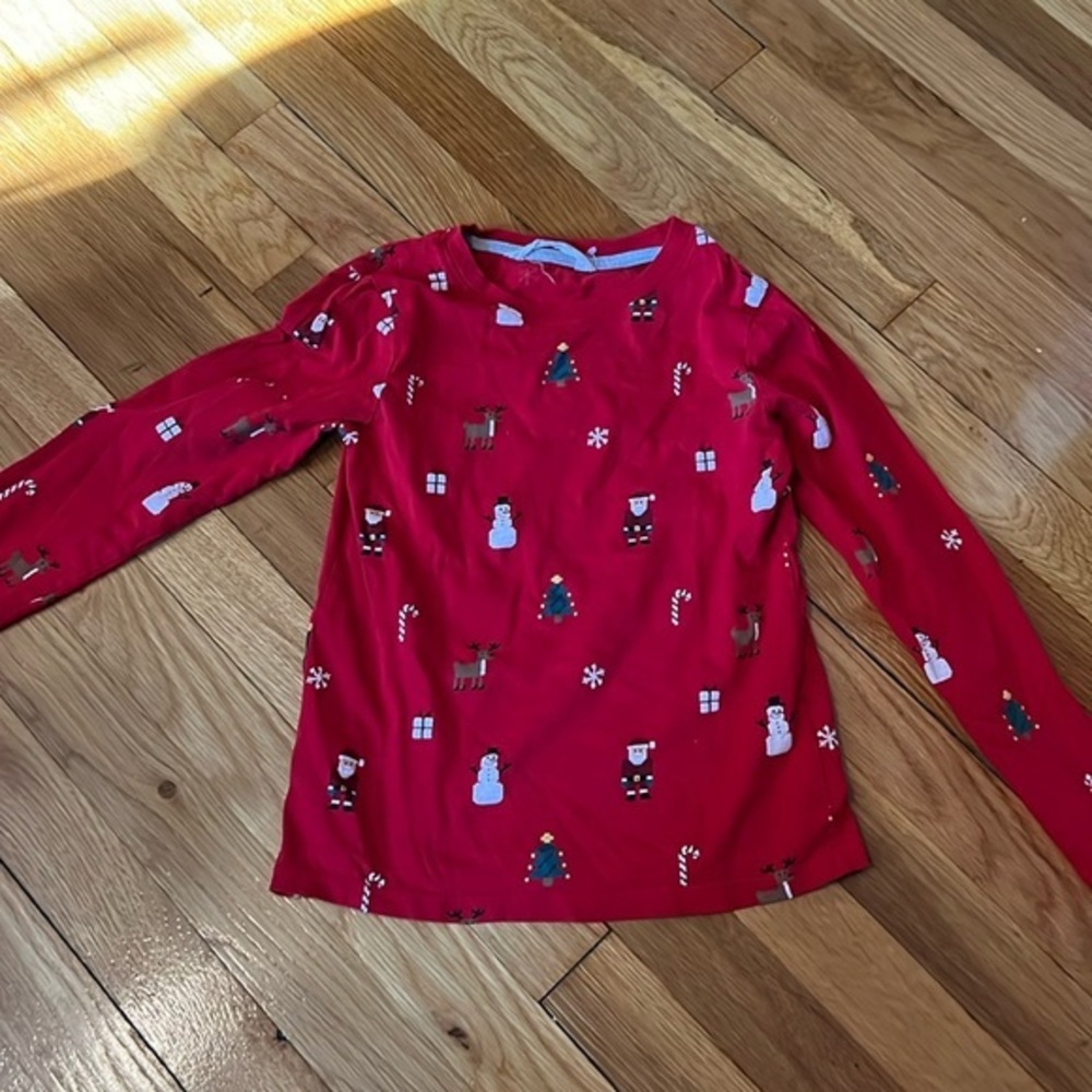 H&M Santa Christmas long sleeve 6-8Y fit is 5T